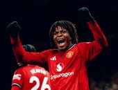 مان يونايتد يتفوق على نيوكاسل يونايتد 1-0 في شوط مثير بالدوري الإنجليزي