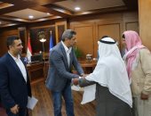 محافظ السويس يستقبل مشايخ وعواقل القبائل لبحث الخدمات المقدمة للمواطنين