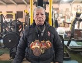 بطل ومتين ومعدى الـ66.. رحلة هاشم عيسى مع 35 عاما من التتويج الرياضى.. 14 ميدالية محلية فى رفع الأثقال.. و6 ذهبيات عالمية للقوة البدنية.. والعودة بعد 20 عاما من الاعتزال بالمركز الخامس أفريقيا فى كمال الأجسام 