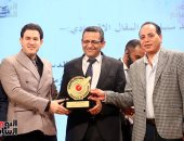 اليوم السابع يحتفل بالفوز بـ 8 جوائز فى مسابقة الصحافة المصرية بنقابة الصحفيين.. طنطاوى لجائزة سعيد سنبل فى المقال.. نوار والعدل للسبق الصحفى.. وزيادة وسلمان للاقتصادية.. منة ونهير للمالتى ميديا.. وأحمدى للحوار