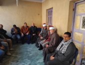 وفد من الأزهر الشريف يقدم العزاء لأسرة طفلة عثر على جثتها فى جوال بالغربية