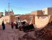 رئاسة مركز الداخلة: تنفيذ هدم جزئي لمبنى آيل للسقوط بنطاق قرى بدخلو