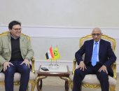 محافظ شمال سيناء يستقبل وزير الثقافة على هامش فعاليات المؤتمر العام لأدباء مصر
