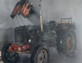 حريق يلتهم جرارًا زراعيًا داخل مستودع أسطوانات بوتاجاز بإحدى قرى زفتى