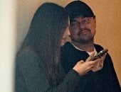 ليوناردو دى كابريو وفيتوريا تشيريتى يؤكدان قوة علاقتهما بظهور رومانسى