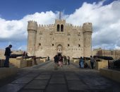 رغم أمطار نوة عيد الميلاد.. انتظام العمل واستقبال الزائرين بقلعة قايتباى..صور