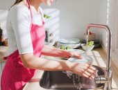 علماء يحذرون من ترك المواعين غير نظيفة فى الحوض ليلا: مخاطر غير متوقعة