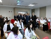 رئيس الوزراء يتفقد عددا من أقسام المستشفى الجامعى بجامعة الجيزة الجديدة