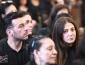 دنيا سمير غانم وأكرم حسنى وعمرو مصطفى فى جنازة والدة هانى رمزى