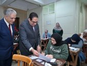 رئيس جامعة القاهرة يتفقد سير امتحانات الفصل الدراسى الأول بعدد من الكليات