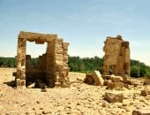 حكاية معبد الناضورة بالوادى الجديد.. وإعلان الخارجة أول مدينة صديقة للبيئة من فوق هضبته