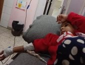 إيلين أبو أهداف.. طفلة فلسطينية فى معركة للنجاة بعد استشهاد الأم وإصابتها بالسرطان