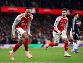 أرسنال يكتسح أستون فيلا برباعية ويواصل صدارة الدوري الإنجليزي