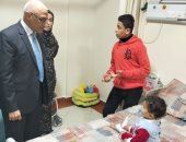 محافظ شمال سيناء يزور مستشفى العريش للاطمئنان على المصابين الفلسطينيين