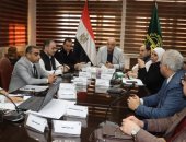 محافظ القليوبية يبحث إجراءات تحويل قرية القلج وتوابعها إلى مدينة