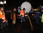 نوة رأس السنة تضرب الإسكندرية.. أمطار غزيرة وانخفاض الحرارة وبرودة قارسة ليلا