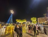 محافظ الأقصر يشارك الأهالى فرحة ليلة رأس السنة بجولة على كورنيش النيل.. فيديو