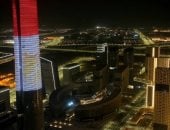علم مصر يزين البرج الأيقوني بالعاصمة الإدارية الجديدة احتفالًا برأس السنة