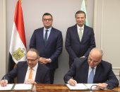 وزيرا الزراعة والإسكان يشهدان توقيع عقدا لإعادة تأهيل محطة الشيخ زويد