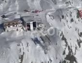 4 مصابين و100 شخص عالق إثر حادث تلفريك فى إيطاليا.. فيديو