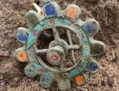 اكتشاف بروش نادر متعدد الألوان من العصر الرومانى فى بولندا