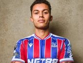 كريستال بالاس يضم برينان جونسون من توتنهام في صفقة قياسية 