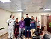 أسرة أوكرانية تشيد بمستشفى المنصورة بعد خضوع الأم ونجلها لعمليتين جراحيتين ناجحتين