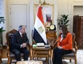 وزيرة التنمية المحلية تتابع مع محافظ بورسعيد تطوير أسواق الحميدى والتجارى 