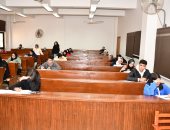 رئيس جامعة القناة يتفقد انتظام لجان امتحانات الفصل الدراسي الأول بكلية السياحة والفنادق