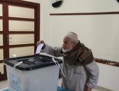 كبار السن يشاركون بقوة فى انتخابات مجلس النواب بالبحيرة