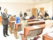 عميد آداب طنطا يتفقد امتحانات الفصل الدراسي الأول للأقسام الأكاديمية 