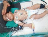 الرضيع فهد الجبرى يصارع الموت بخيام غزة بين البرد وضعف التجهيزات الطبية.. صور