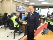 محافظ أسيوط يتابع جولة الإعادة بانتخابات النواب من غرفة العمليات المركزية