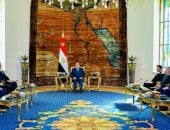 الرئيس السيسى يستقبل وفد فيفا فى إطار الجولة الترويجية لكأس العالم.. صور