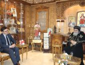 وزير الثقافة يقدم التهنة بعيد الميلاد للبابا تواضروس.. صور