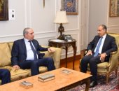 وزير الخارجية يبحث مع نائب رئيس فلسطين تطورات الأوضاع بغزة والضفة الغربية