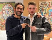 أحمد حلمى يستضيف الشامى فى منزله.. والأخير يشكره على كرم الضيافة