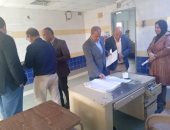 إحالة 33 طبيبا وفنيا للتحقيق لتغيبهم عن العمل بمستشفى طوخ المركزى فى قنا