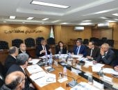 محافظ الجيزة: غير مسموح بإعلانات تحجب الرؤية البصرية لمسارات المحاور المرورية