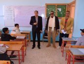 وكيل تعليم جنوب سيناء يتفقد امتحانات النقل ويشدد على منع الهواتف المحمولة