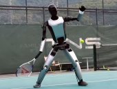 Walker S2 روبوت بشرى يلعب التنس كالمحترفين.. تعرف عليه