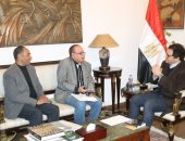 وزير الثقافة يجتمع بمجاهد وأبو الليل لمناقشة الترتيبات النهائية لمعرض الكتاب