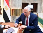 السيد القصير لـ«اليوم السابع»: انتهت وظيفتى كوزير وبدأت مسؤولية التشريع.. البرلمان ليس تشريفا بل عبء وطنى ثقيل.. الإدارة المحلية والدعم النقدى والتوسع فى التشريعات المرتبطة بالعدالة الاجتماعية على رأس أولوياتنا