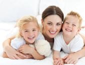 8 خطوات لتصبحين أم مثالية مع أطفالك... أفعال بسيطة لكنها بتفرق 