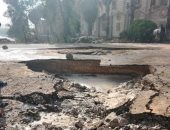 الدفع بسيارات شفط وفرق الصيانة لإصلاح خط مياه بقرية بشبيش فى المحلة