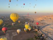 سماء البر الغربى تشهد تحليق 45 رحلة بالون طائر تقل 1320 سائحا.. صور