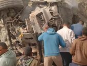 مصرع وإصابة 3 أشخاص إثر اصطدام مقطورة بسيارة ملاكى ومبنى فى شق التعبان