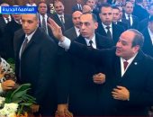 الرئيس السيسى يقدم التحية للمشاركين فى قداس عيد الميلاد بالعاصمة الجديدة