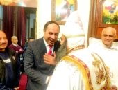 رئيس المؤسسة العلاجية يزور كنيسة المستشفى القبطي لتهنئة الأقباط بعيد الميلاد