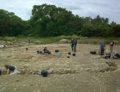 اكتشاف مقبرة تعود للقرن السادس بالقرب من مطار كارديف فى ويلز